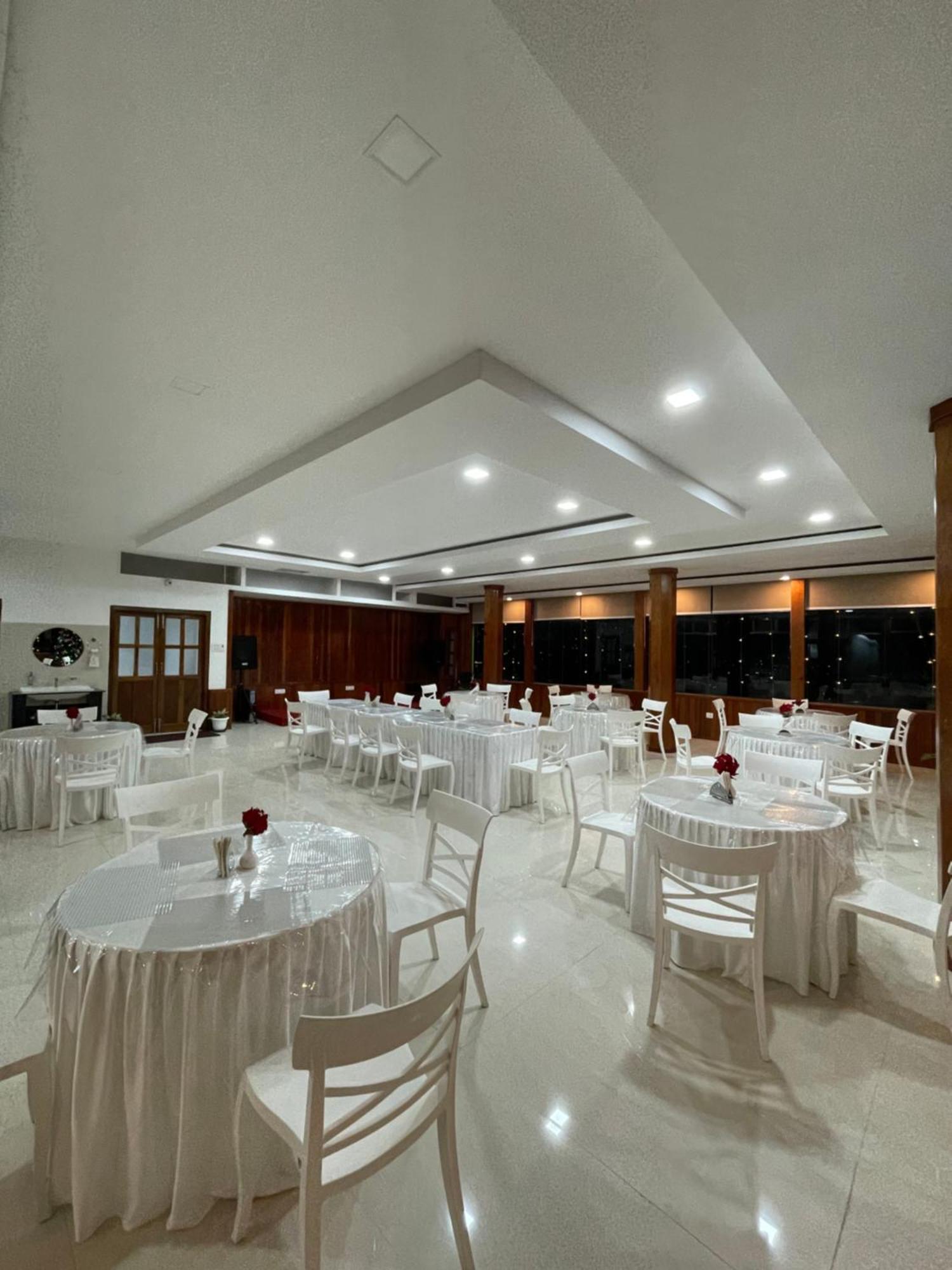 2K Hotel Kohima Exteriér fotografie