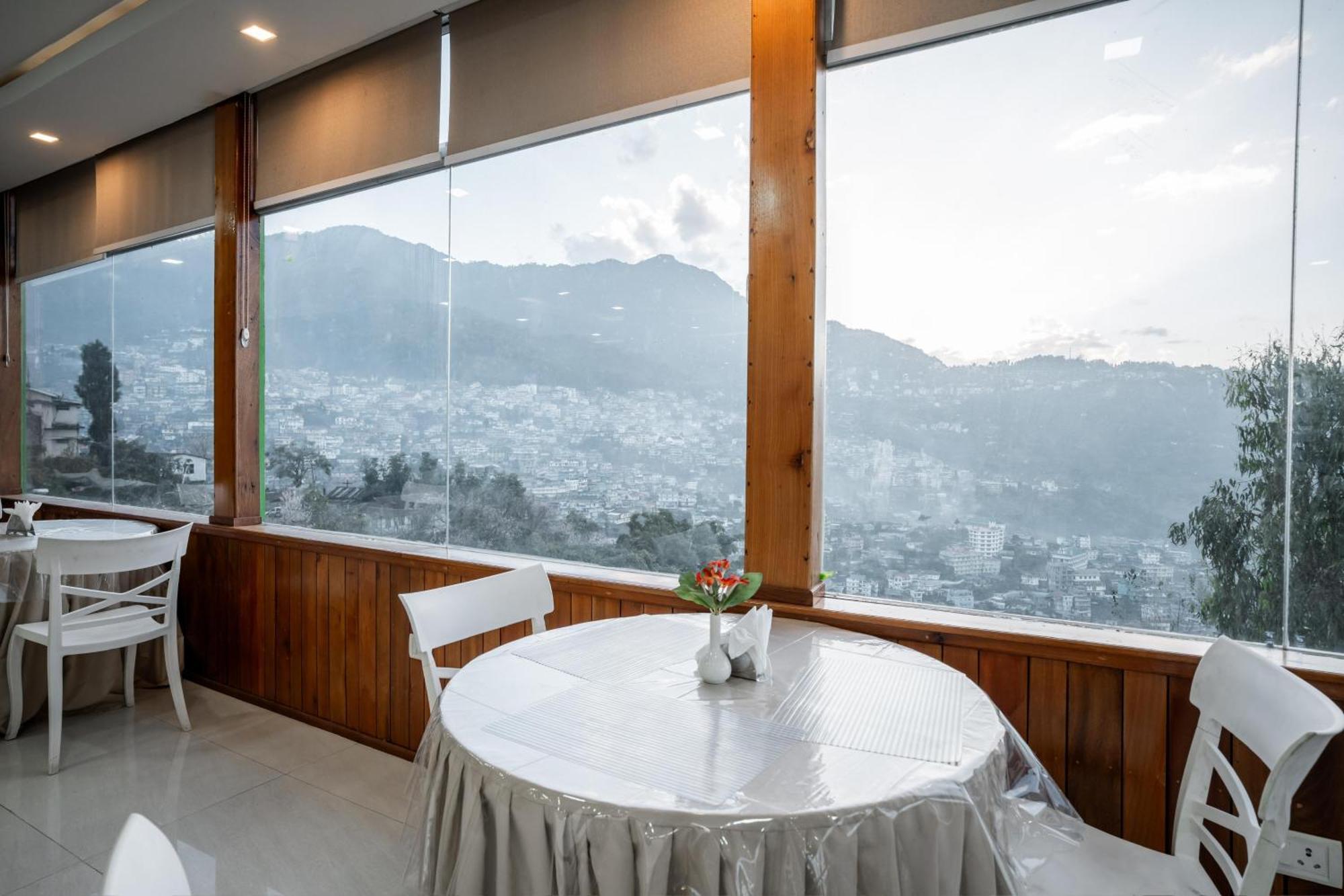 2K Hotel Kohima Exteriér fotografie