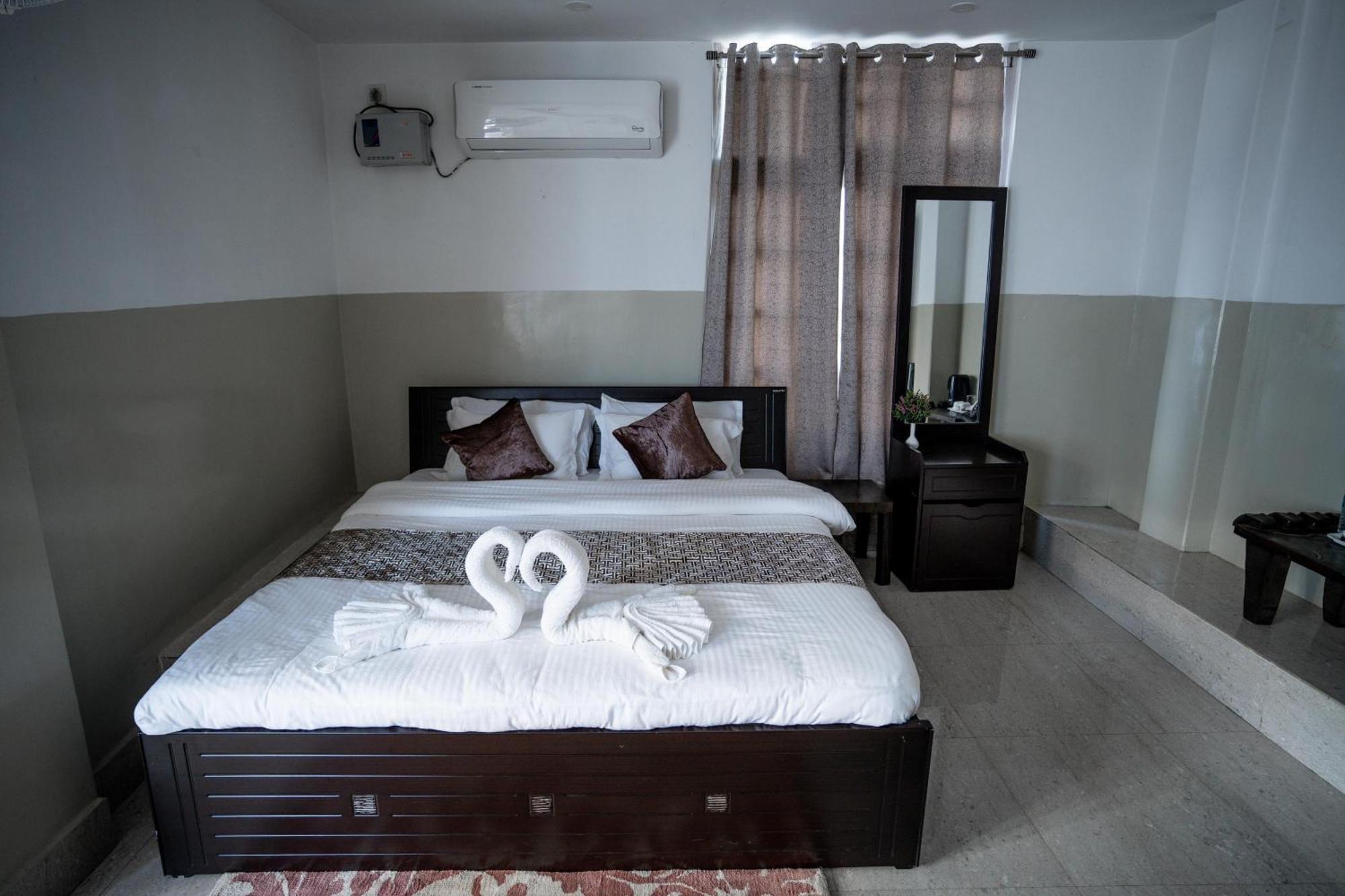 2K Hotel Kohima Exteriér fotografie
